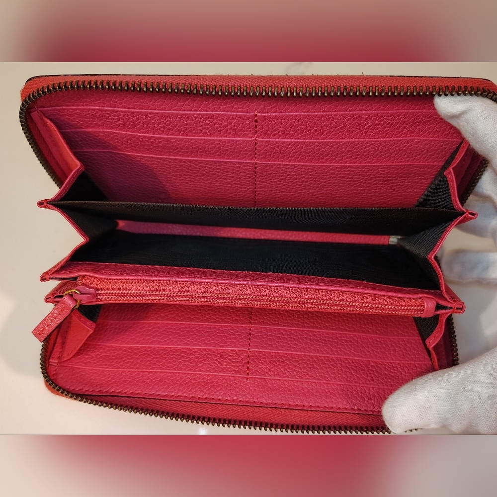 Gucci Pink Leather Zip-Around Wallet - Picture 11 of 13
